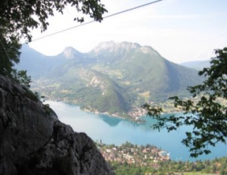 Vista del lago de Annecy